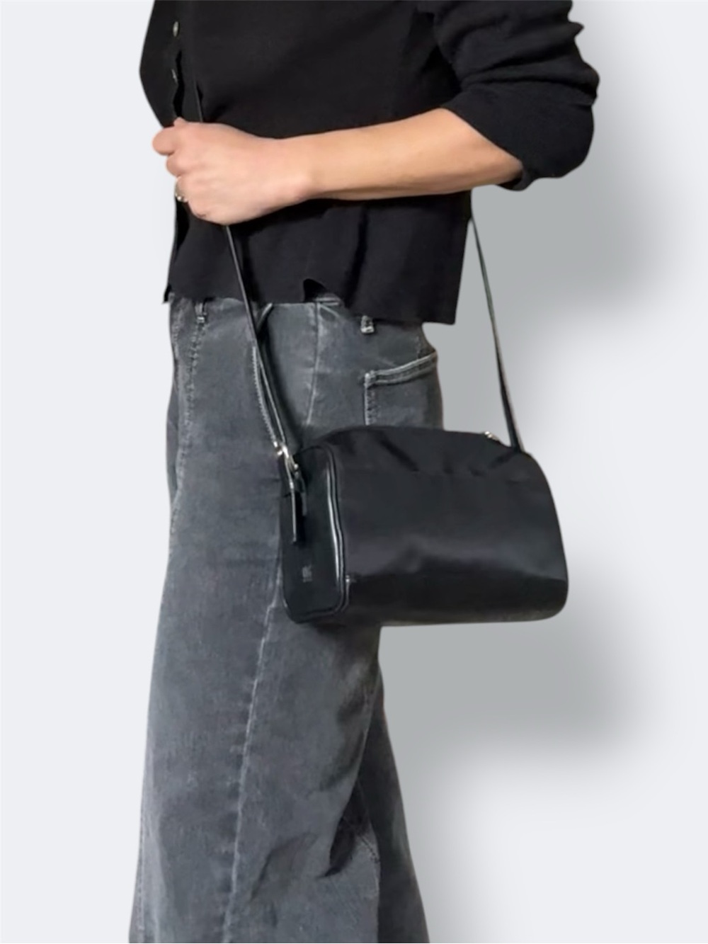 City DKNY Black Shoulder Bag 90’s Minimalism